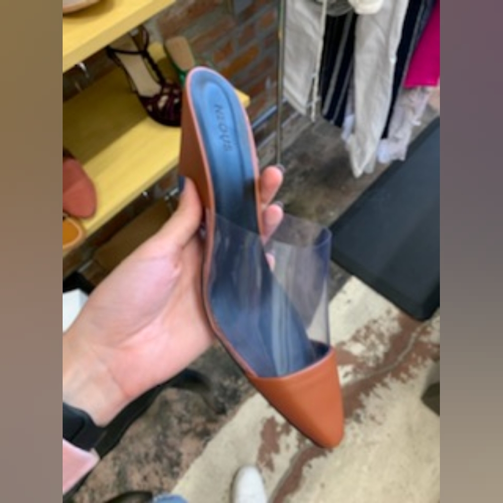 Sz 40.5 NIB Neous mules